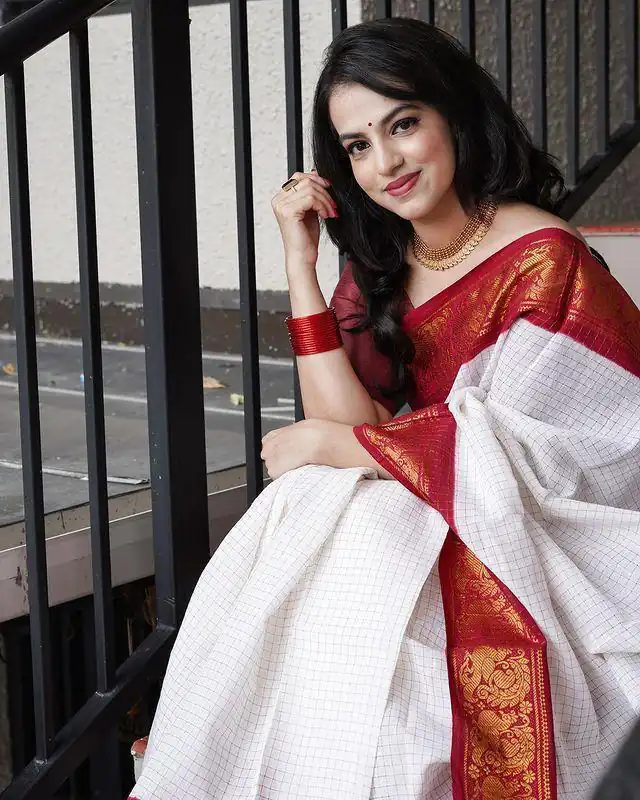 Red Soft Lichi Silk With Lace Saree | Sarees, Bollywood Sarees, Creative Sarees, Designer Sarees, Embroidered Sarees, Ethnic Saree, Modern Digital sarees, Party Wear Sarees