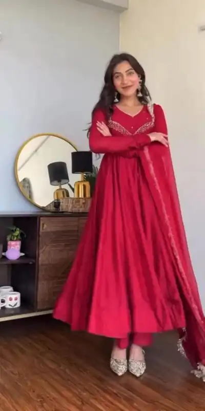 Red Star Georgette Embroidery Lace Work Gown | Gowns, Bollywood Gowns, Creative Gowns, Designer Gowns, Embroidered Gowns, Party Wear Gowns