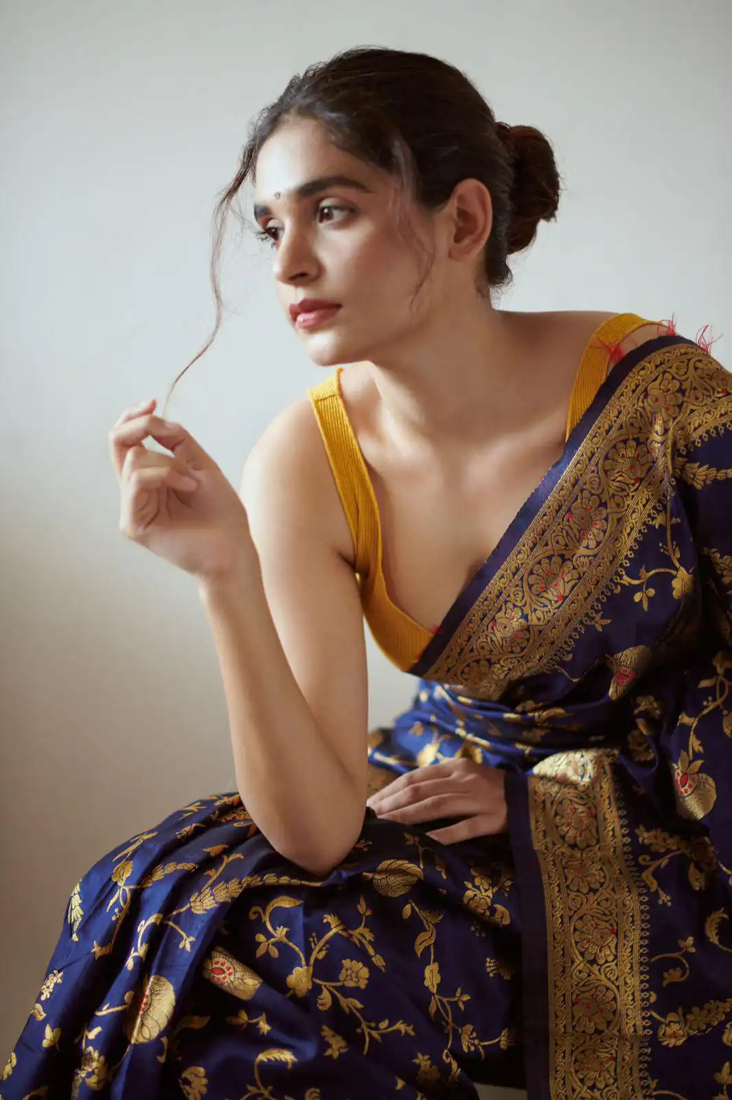 Royal Blue Banarsari Silk With Lace Border Saree | Sarees, Bollywood Sarees, Creative Sarees, Designer Sarees, Embroidered Sarees, Ethnic Saree, Modern Digital sarees, Party Wear Sarees