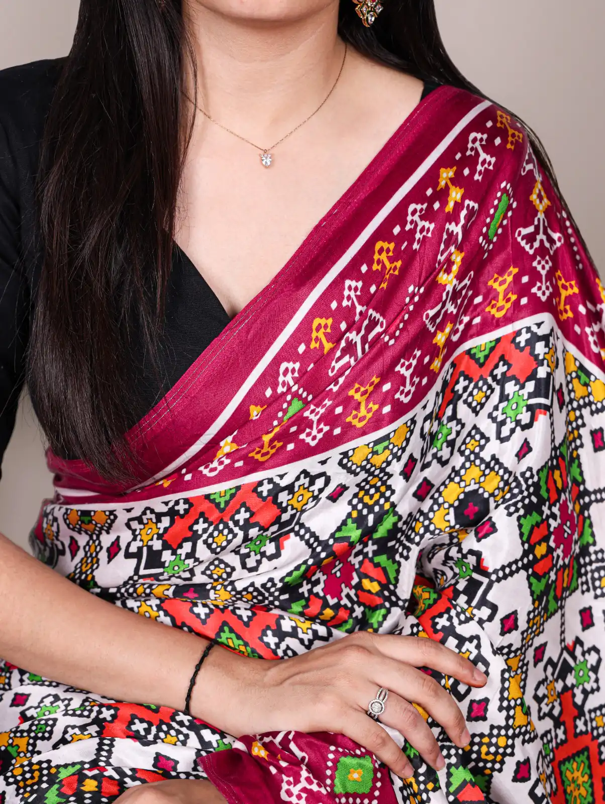 White Gaji Silk Patola Print Lagadi Patta Saree | Sarees, Bollywood Sarees, Creative Sarees, Designer Sarees, Embroidered Sarees, Ethnic Saree, Modern Digital sarees, Party Wear Sarees