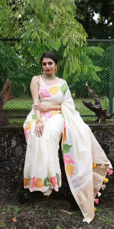 White Soft Lichi Silk Lace Border Work Saree | Sarees, Bollywood Sarees, Creative Sarees, Designer Sarees, Embroidered Sarees, Ethnic Saree, Modern Digital sarees, Party Wear Sarees