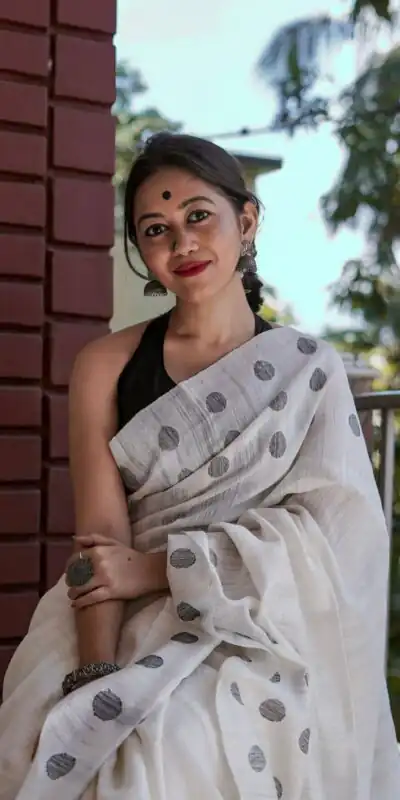 White Soft Lilan Weaving Work Saree | Sarees, Bollywood Sarees, Creative Sarees, Designer Sarees, Embroidered Sarees, Ethnic Saree, Modern Digital sarees, Party Wear Sarees