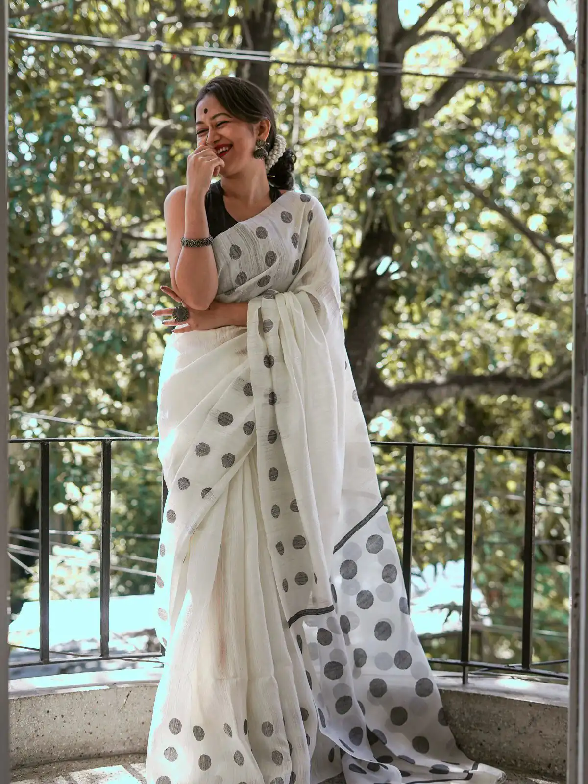 White Soft Lilan Weaving Work Saree | Sarees, Bollywood Sarees, Creative Sarees, Designer Sarees, Embroidered Sarees, Ethnic Saree, Modern Digital sarees, Party Wear Sarees