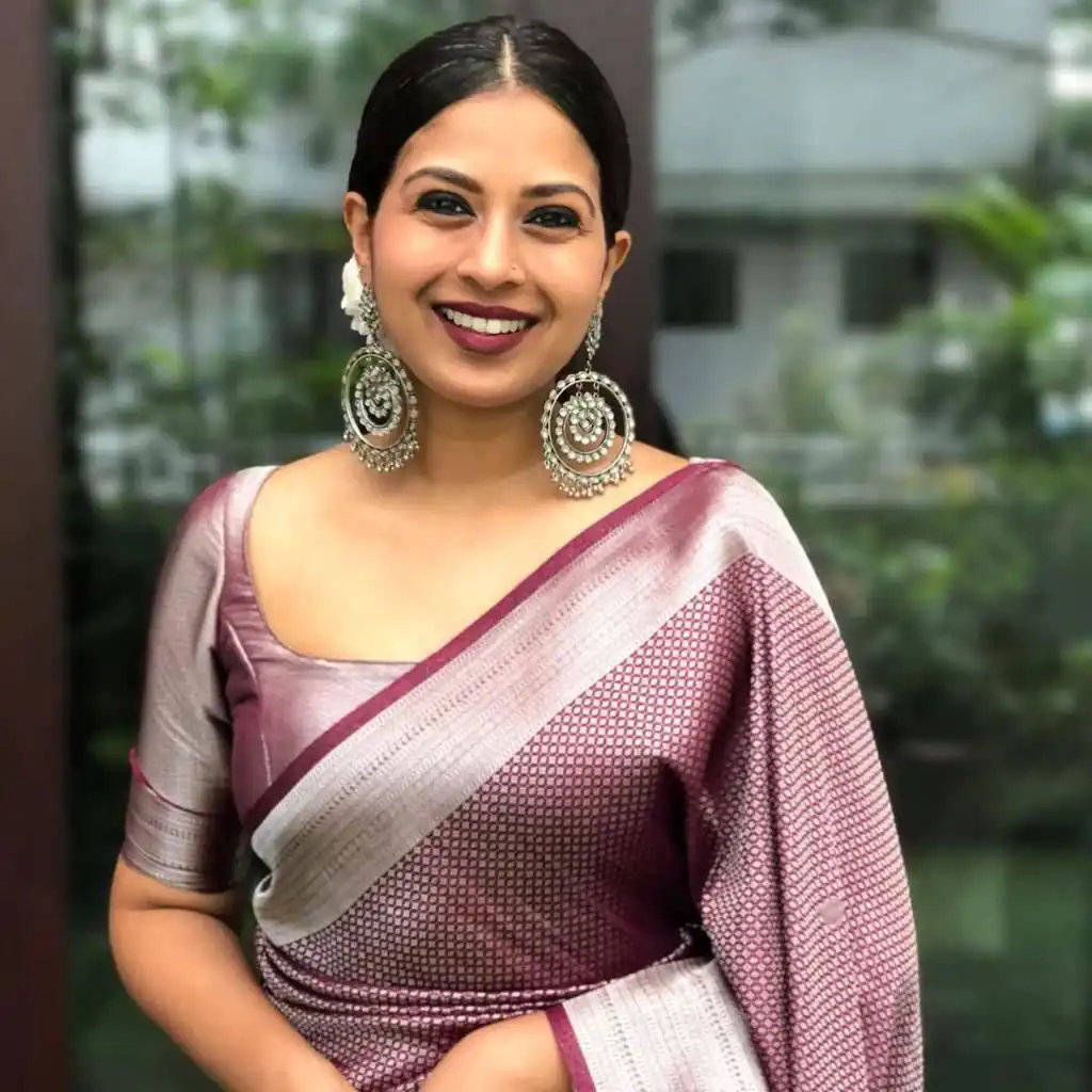 Wine Soft Lichi Silk Lace Work Border Saree | Sarees, Bollywood Sarees, Creative Sarees, Designer Sarees, Embroidered Sarees, Ethnic Saree, Modern Digital sarees, Party Wear Sarees