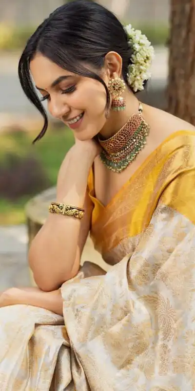 Yellow Soft Litchi Silk Golden Jari Jacquard Border Saree | Sarees, Bollywood Sarees, Creative Sarees, Designer Sarees, Embroidered Sarees, Ethnic Saree, Modern Digital sarees, Party Wear Sarees