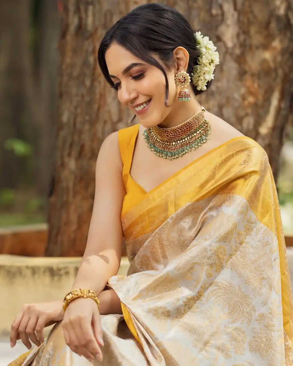 Yellow Soft Litchi Silk Golden Jari Jacquard Border Saree | Sarees, Bollywood Sarees, Creative Sarees, Designer Sarees, Embroidered Sarees, Ethnic Saree, Modern Digital sarees, Party Wear Sarees