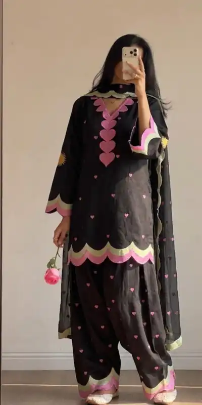 Graceful Black Mul Chanderi Silk Embroidery Work Salwar Sui