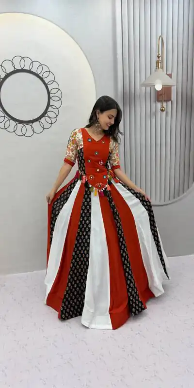 PC 587 Red in Pure Cotton Mirror Work & Gamthi Work Lehenga Choli . Exclusive Offer ₹3049. Delivery 4-6 Working Days. Shop now. | Lehenga, Bollywood Lehenga, Creative Lehenga, Designer Lehenga, Embroidered Lehenga, Party Wear Lehenga