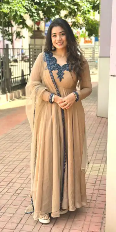 JF 058 Chiku Doremon Crush Gown with Lace Work & Mirror Work. Exclusive Offer ₹2399. Delivery 4-6 Working Days. Shop now. | Gowns, Bollywood Gowns, Creative Gowns, Designer Gowns, Embroidered Gowns, Party Wear Gowns