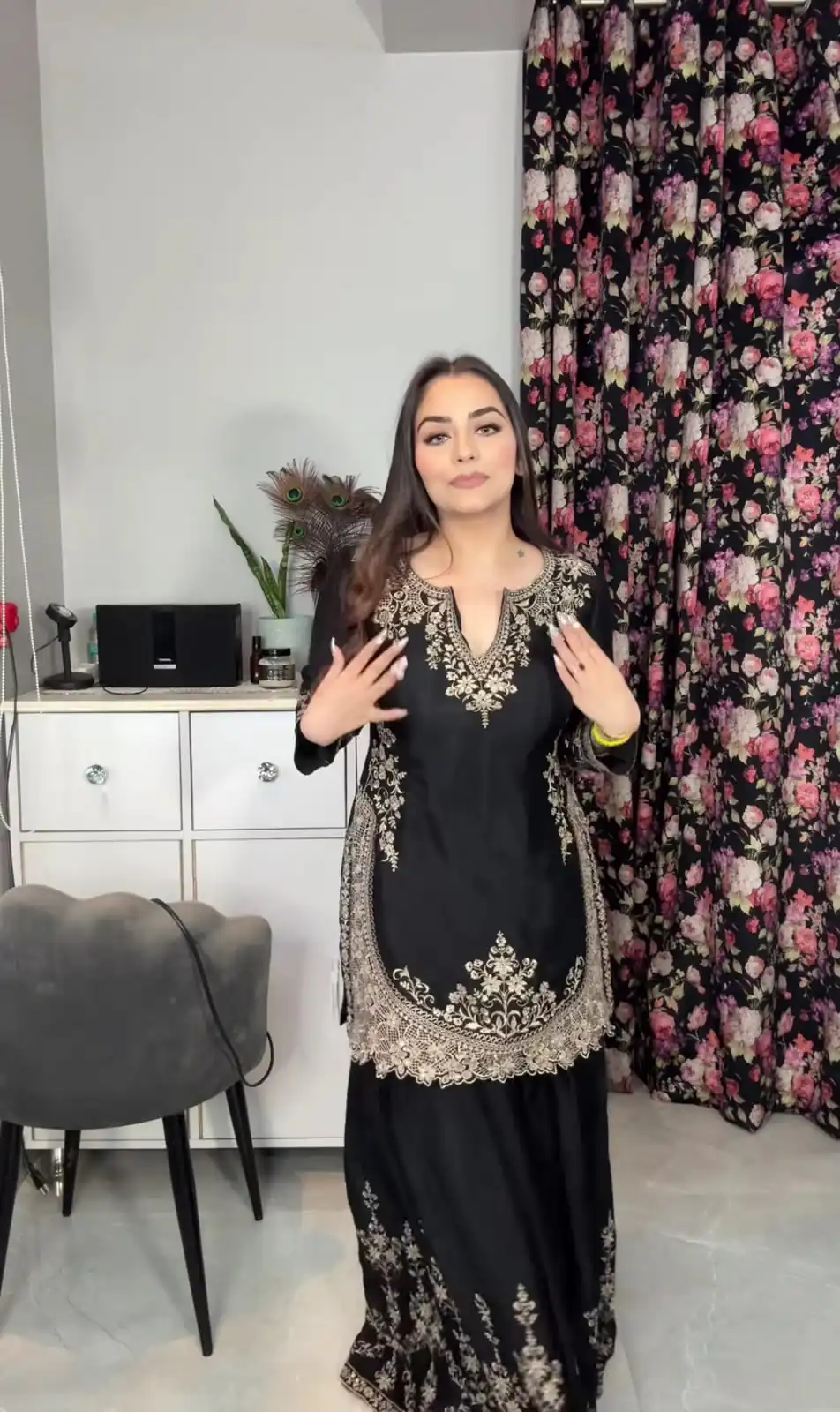 Glowing Black Chinon Sequence Work Salwar Suit - Image 4
