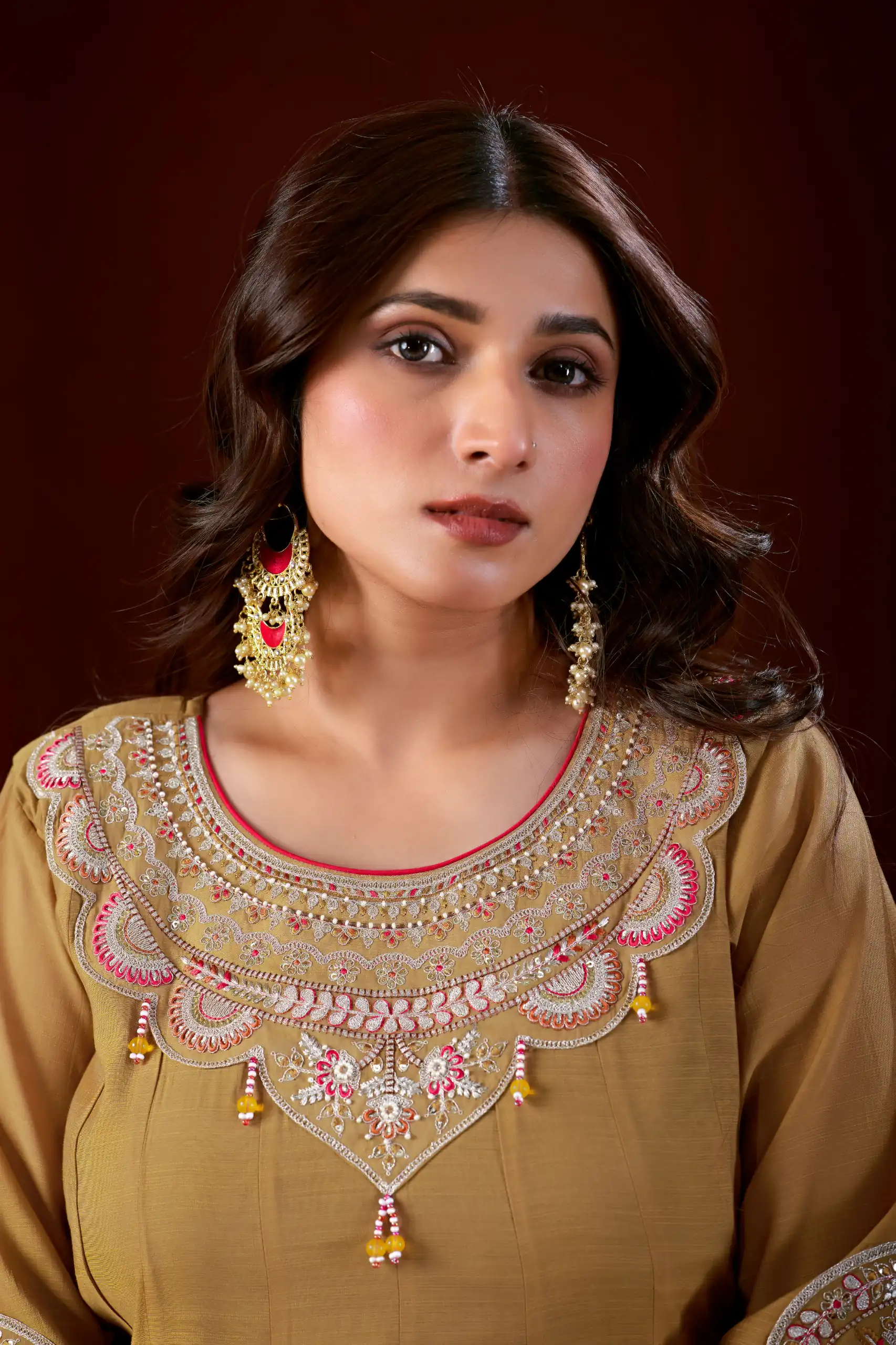 Super Chiku Mul Slub Thread Work Salwar Suit - Image 2