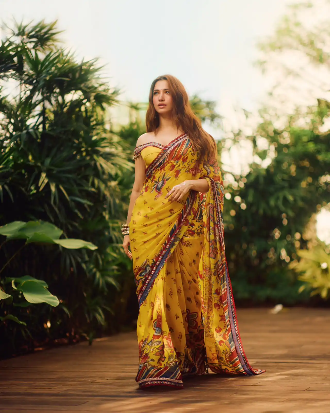 Pretty Yellow Fox Georgette Print With Fancy Lace Work Saree Pretty Yellow Fox Georgette Print With Fancy Lace Work Saree - Buy Online at Anarkalika